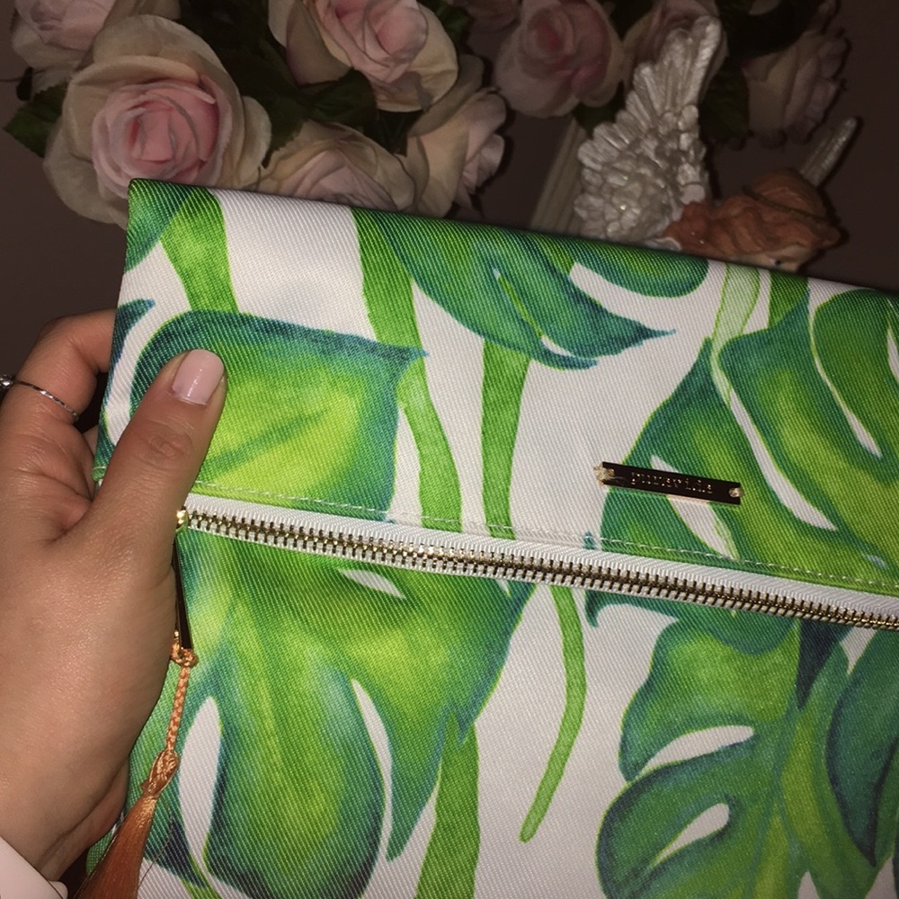 Pura Vida Palm Clutch